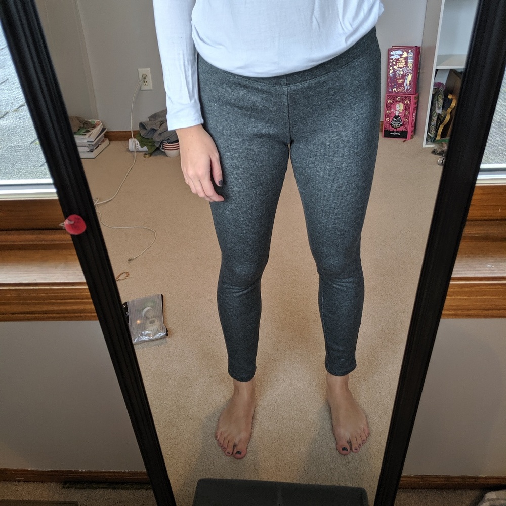 Fleece-lined gray leggings, size S